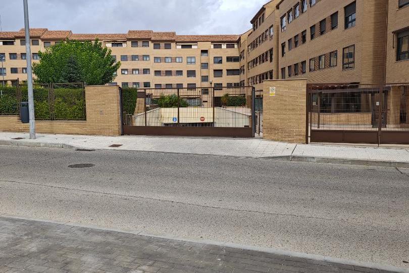 Garage to rent in Avenida del Arroyo Juncal, 7, La Dehesa - El Pinar, Madrid - image 1 Photo 1 of Garage to rent in Avenida del Arroyo Juncal, 7, La Dehesa - El Pinar, Madrid