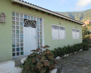 Vista exterior de Finca rústica en venda en Los Realejos amb Aire condicionat, Terrassa i Piscina