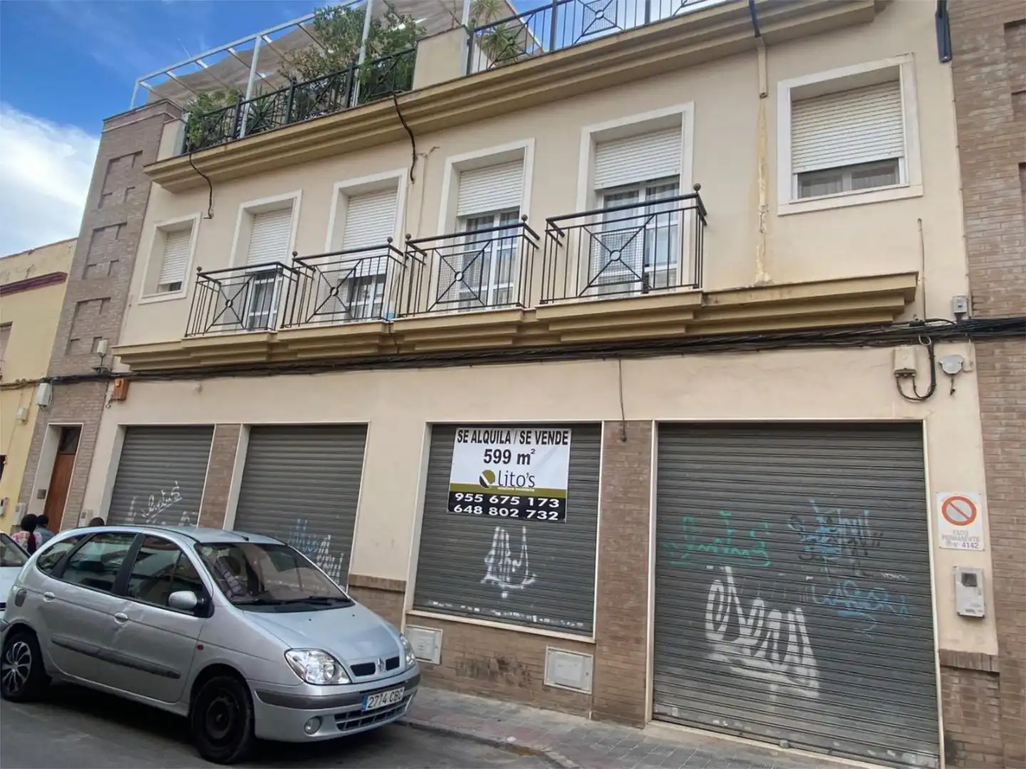 Vista exterior de Local en venta en Dos Hermanas