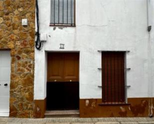 Vista exterior de Casa adosada en venda en Salvatierra de los Barros amb Terrassa i Balcó