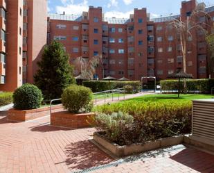 Vista exterior de Pis en venda en  Madrid Capital amb Aire condicionat, Calefacció i Jardí privat