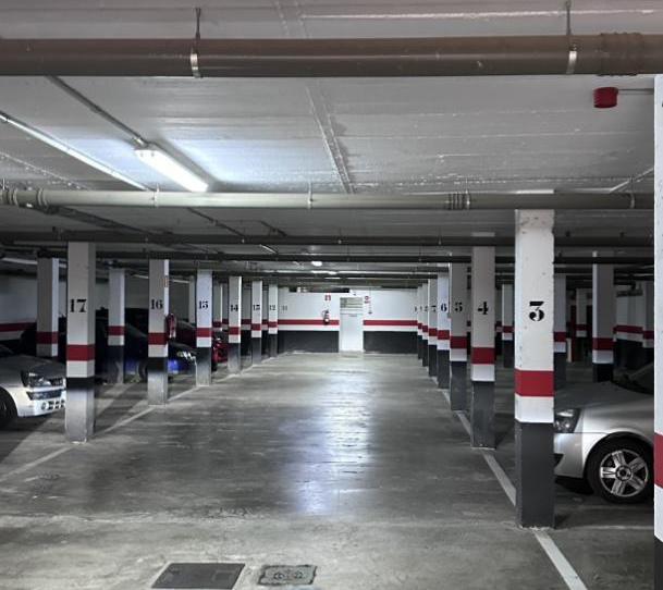 Garaje de alquiler en Calle Saulo Torón, 3, Tafira, Las Palmas - imagen 1 Foto 1 de Garaje de alquiler en Calle Saulo Torón, 3, Tafira, Las Palmas