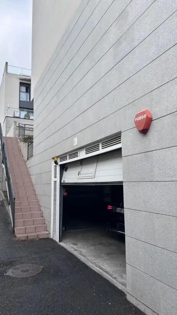 Garaje de alquiler en Calle Saulo Torón, 3, Tafira Vista exterior de Garaje de alquiler en Las Palmas de Gran Canaria