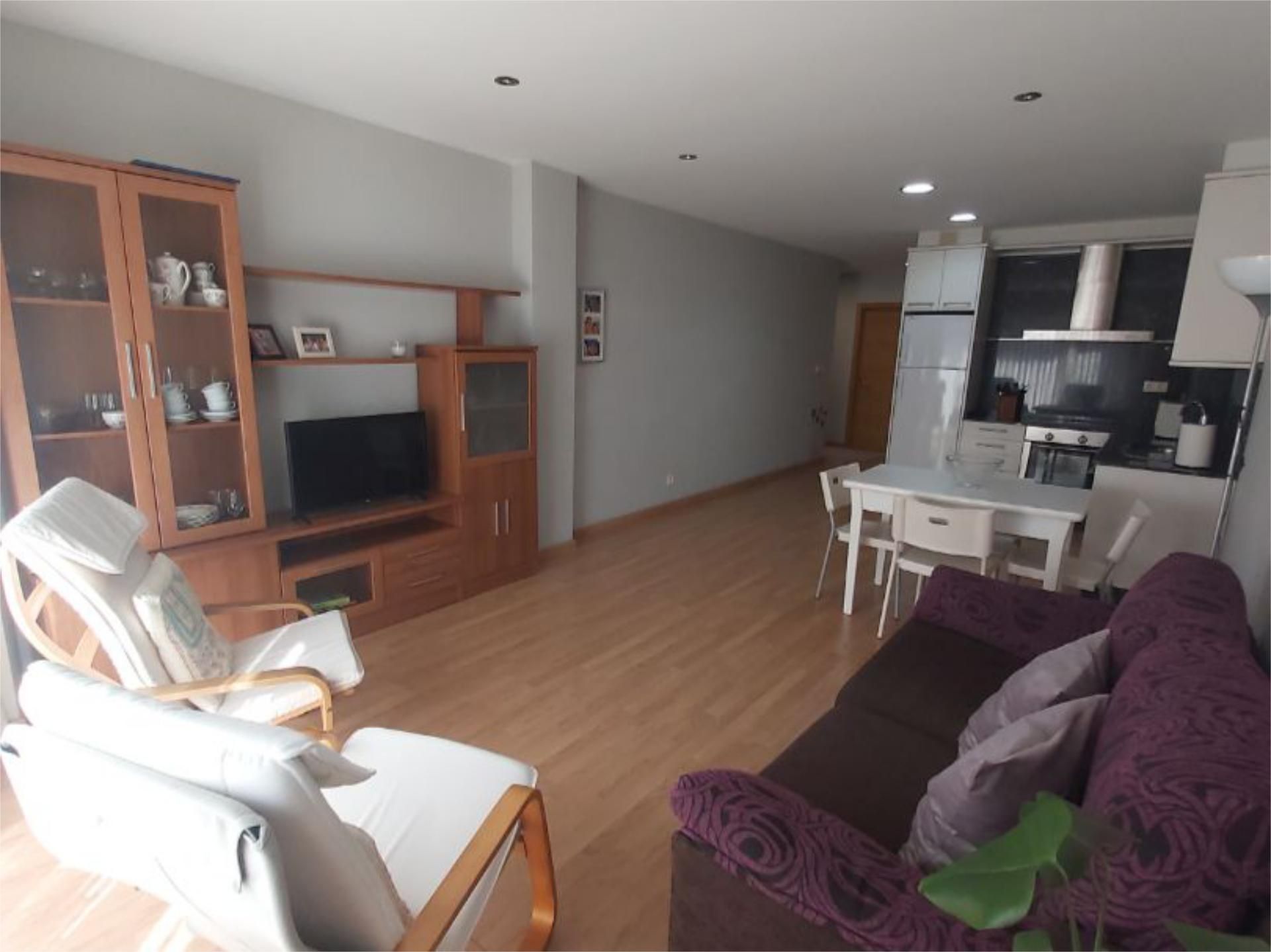 Sala d'estar de Pis en venda en Boiro amb Parquet, Aparcament comunitari i Balcó