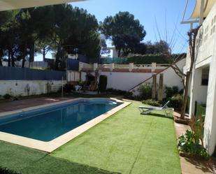 Piscina de Apartament de lloguer en  Córdoba Capital amb Aire condicionat i Terrassa