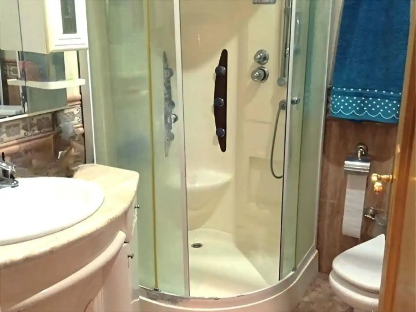 Wohnung zum Verkauf in Carril Penchos, 98, Albatalia Badezimmer von Wohnung zum Verkauf in Murcia Capital mit Klimaanlage, Terrasse und Schwimmbad