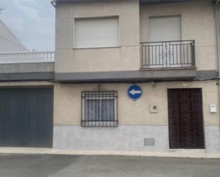 Vista exterior de Casa adosada de lloguer en Alcaudete amb Aire condicionat, Terrassa i Balcó