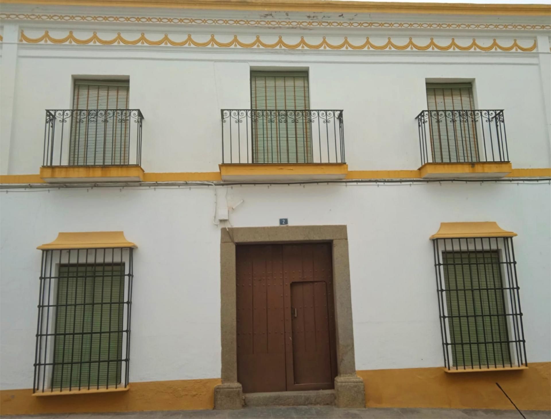 Exterior view of Single-family semi-detached for sale in Valencia del Ventoso  with Storage room and Balcony