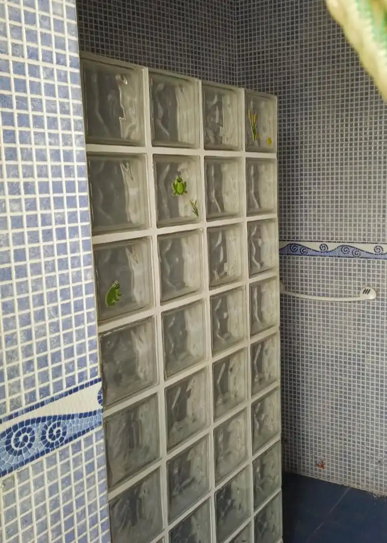 Badezimmer von Einfamilien-Reihenhaus zum Verkauf in Valencia del Ventoso mit Abstellraum und Balkon