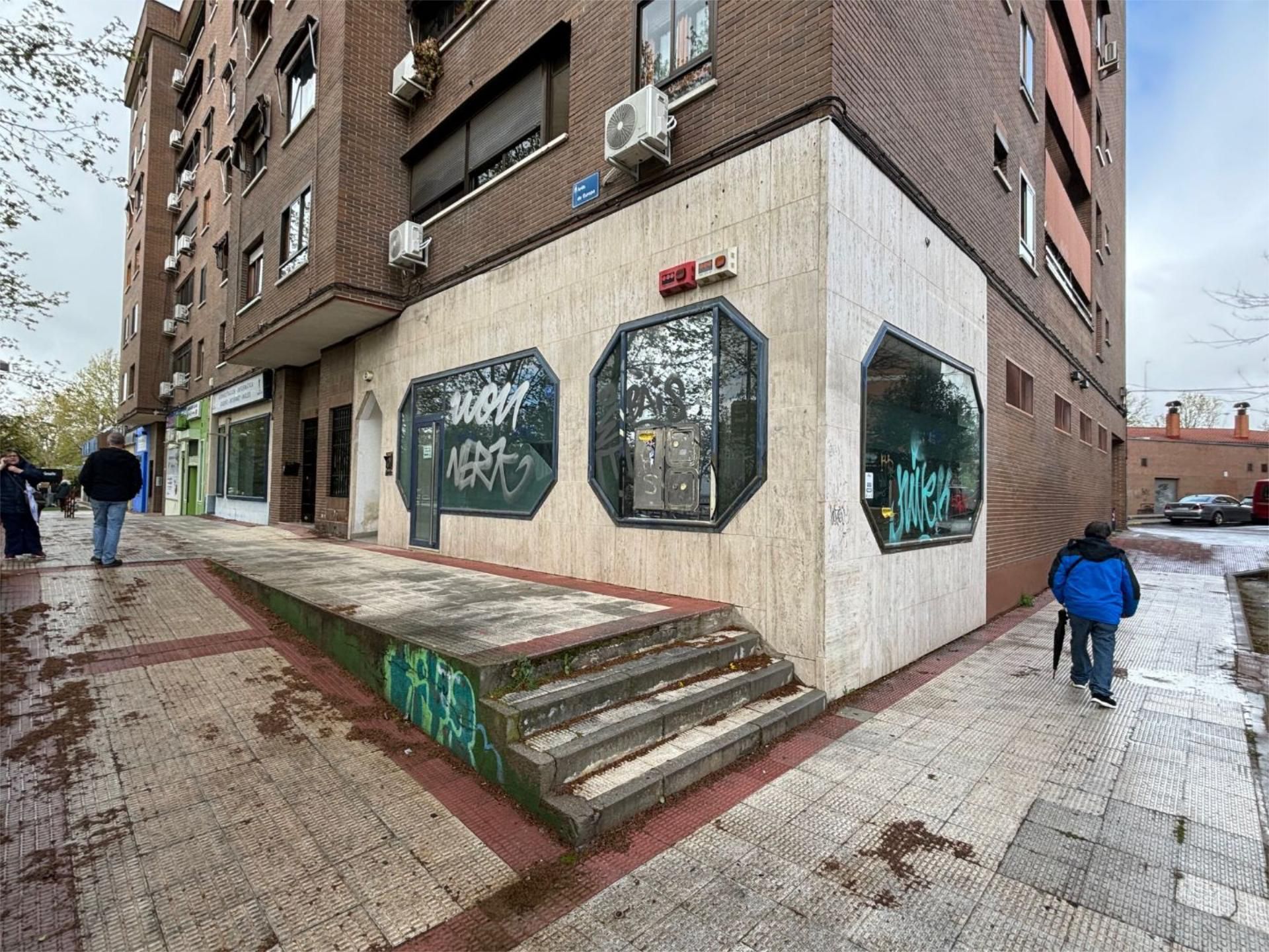 Vista exterior de Local de alquiler en Fuenlabrada