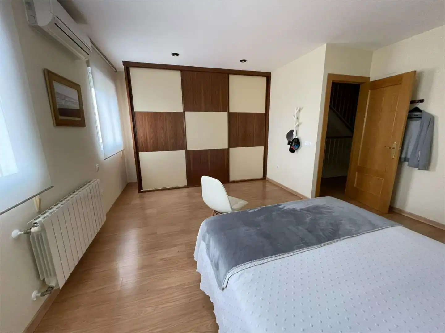 Casa o xalet en venda a Calle el Otoño, 56, Carretera de Sevilla - Los Montitos Dormitori de Casa o xalet en venda en Badajoz