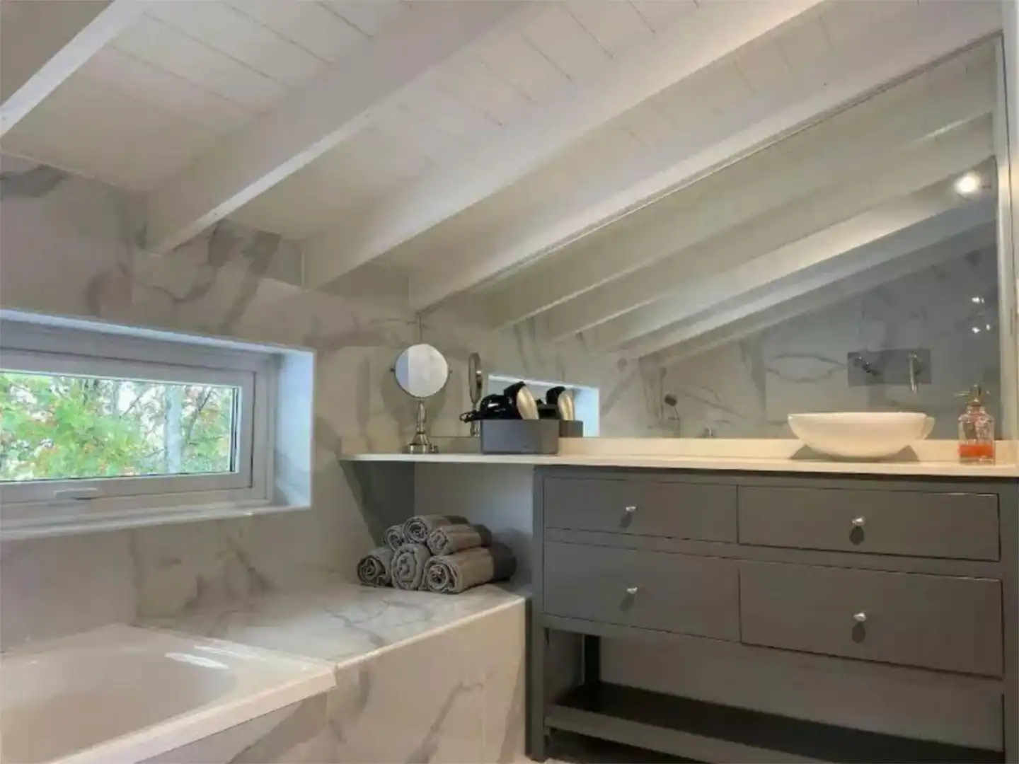 Baño de Piso en venta en Madrid con Aire acondicionado, Calefacción y Jardín privado