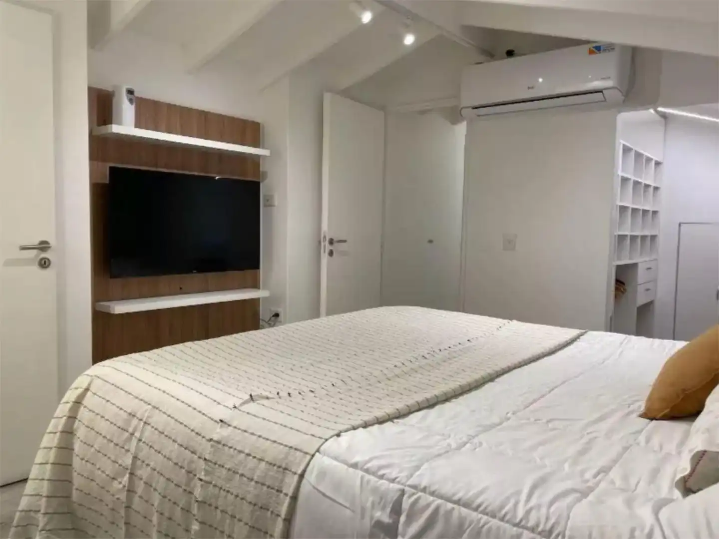 Habitación de Piso en venta en Madrid con Aire acondicionado, Calefacción y Jardín privado