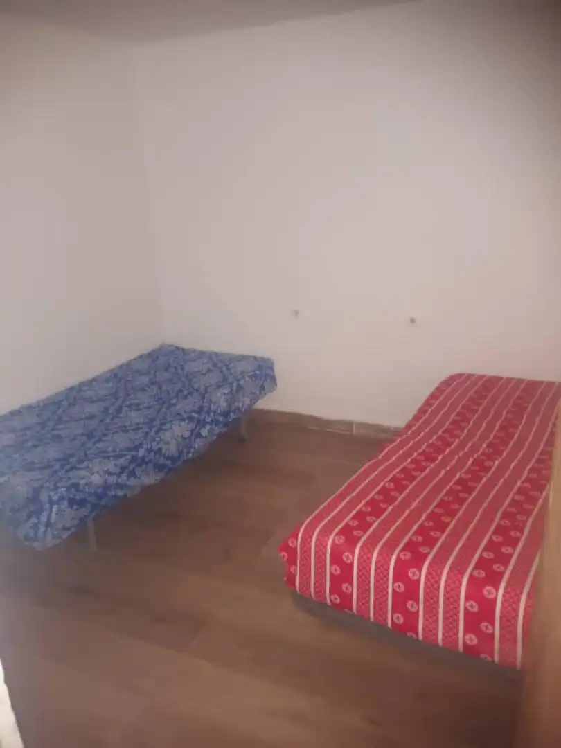 Schlafzimmer von Einfamilien-Reihenhaus zum Verkauf in La Granja d'Escarp mit Möbliert, Waschmaschine und Balkon