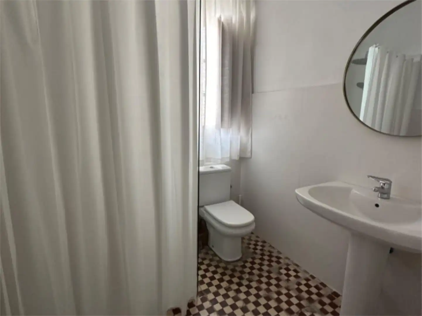 Habitación en Calle, 80, Piedras Redondas - Torrecárdenas Habitación en Calle, 80, Piedras Redondas - Torrecárdenas
