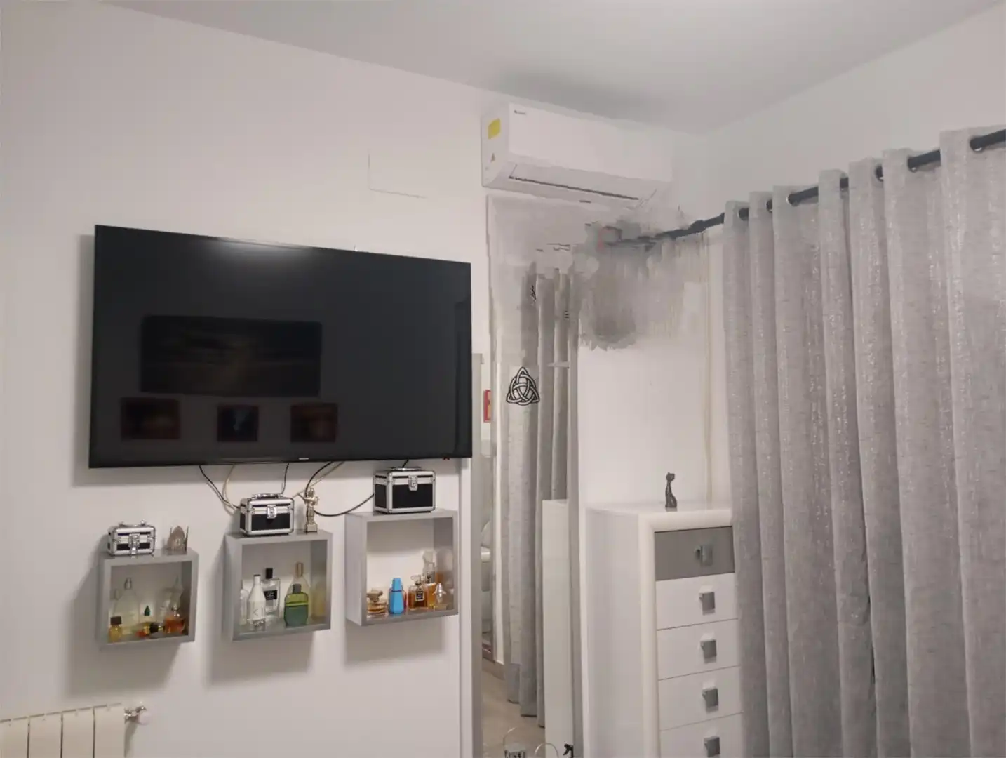 Casa adosada en venta en Calle Nueva, 24, Medellín Habitación de Casa adosada en venta en Medellín con Aire acondicionado, Calefacción y Jardín privado