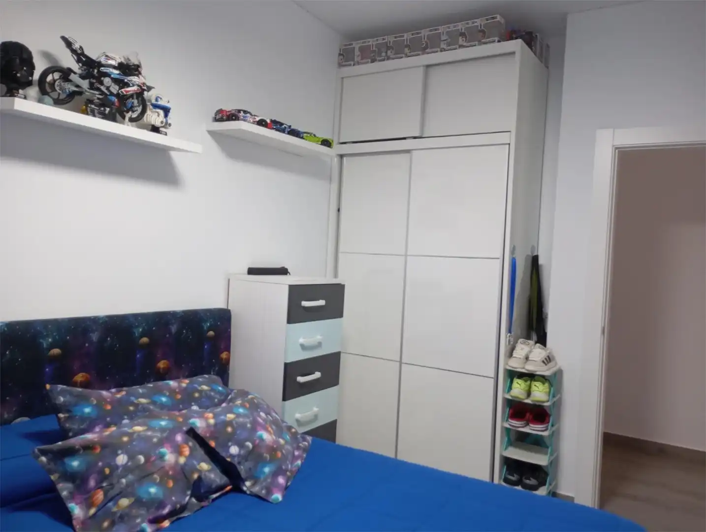 Casa adosada en venta en Calle Nueva, 24, Medellín Habitación de Casa adosada en venta en Medellín con Aire acondicionado, Calefacción y Jardín privado