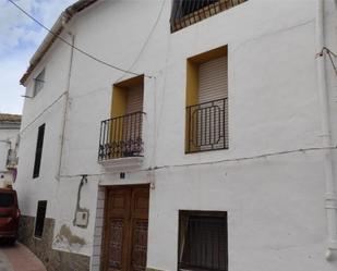 Vista exterior de Casa adosada en venda en Millares amb Moblat