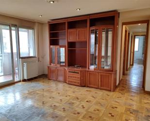 Living room of Flat for sale in  Madrid Capital