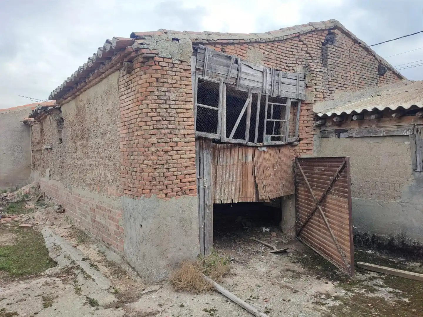 Exterior view of Constructible Land for sale in Zorita de la Frontera