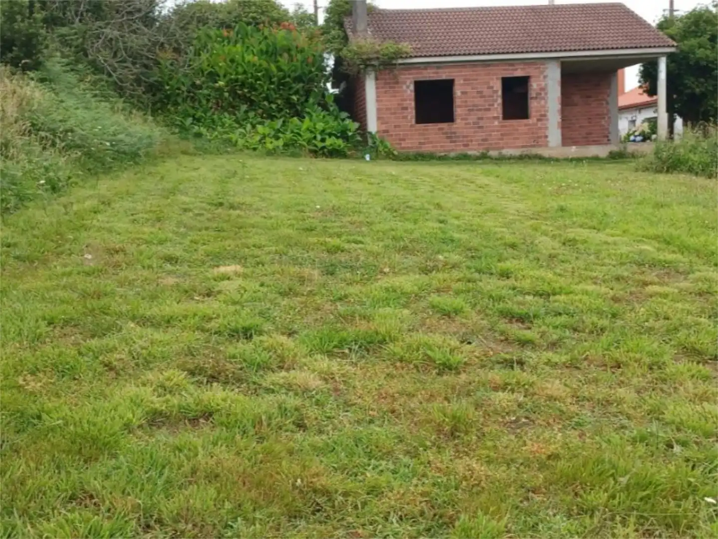 Houses for sale in A Laracha    with Private garden