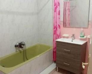 Badezimmer von Wohnung miete in La Pola de Gordón 