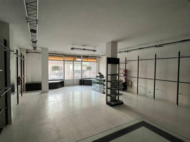 Local comercial en Alquiler en Avenida Naturais de Fene, 11 en Fene