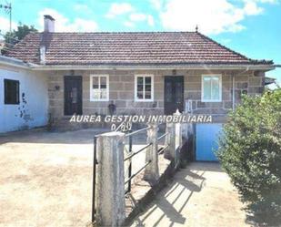 Vista exterior de Casa o xalet en venda en Mondariz amb Terrassa