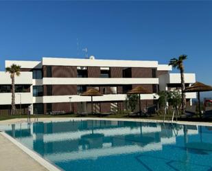 Vista exterior de Apartament de lloguer en Casares amb Aire condicionat, Terrassa i Piscina