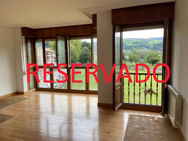 Piso en Venta en Plaza de Baco, 4 en Selaya