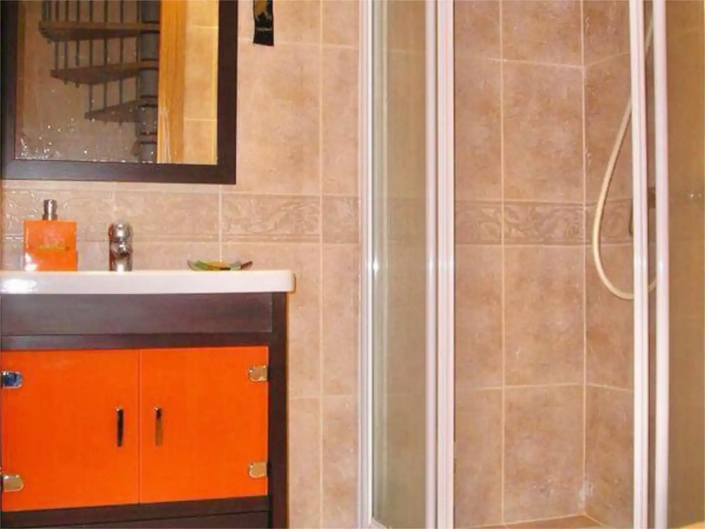 Piso en venta en Calle de Cuevas, 21, Valdeacederas Baño de Piso en venta en Madrid con Aire acondicionado, Calefacción y Terraza