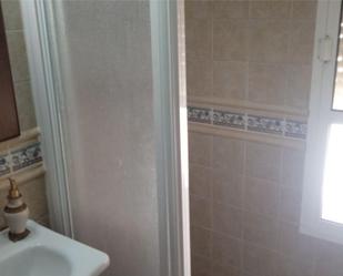 Bathroom of Flat to rent in Lopera  with Air Conditioner, Terrace and Balcony