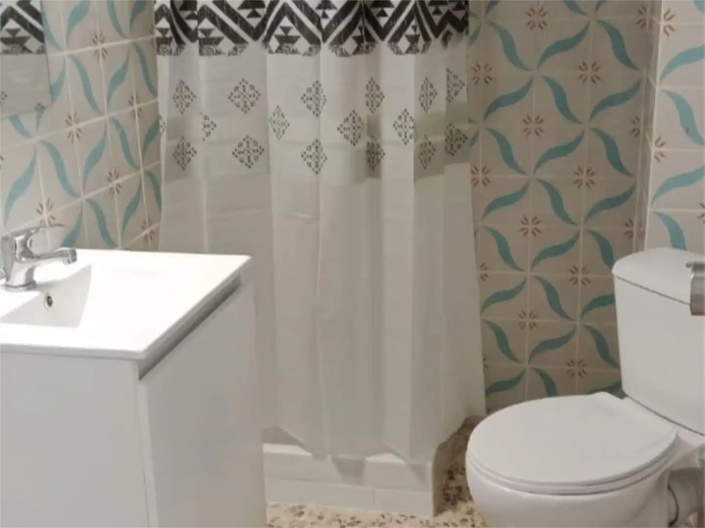Bathroom of Flat for share in Ceutí  with Air Conditioner, Furnished and Balcony