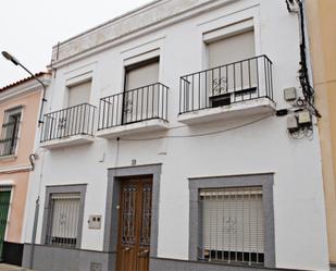 Vista exterior de Casa adosada en venda en Montijo amb Terrassa i Balcó