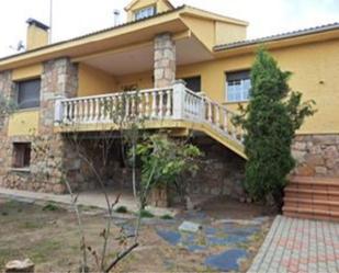 Außenansicht von Haus oder Chalet miete in Becerril de la Sierra mit Terrasse und Balkon