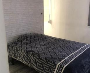 Bedroom of Flat to share in Reus  with Air Conditioner