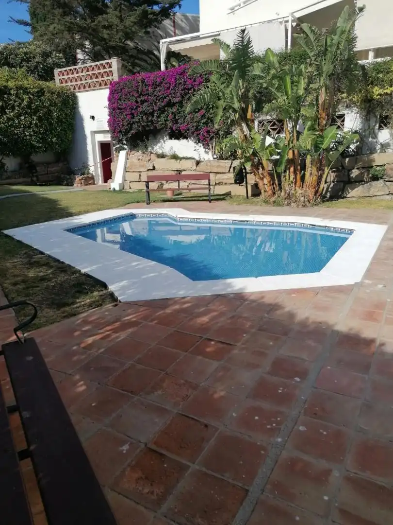 Àtic en venda a Calle Fragua, 3, Los Jardines de Marbella - La Ermita Piscina de Àtic en venda en Marbella amb Terrassa i Balcó