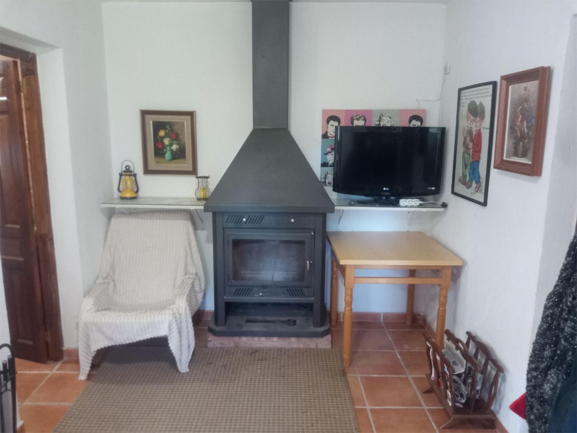 Sala d'estar de Finca rústica en venda en Instinción amb Terrassa i Balcó