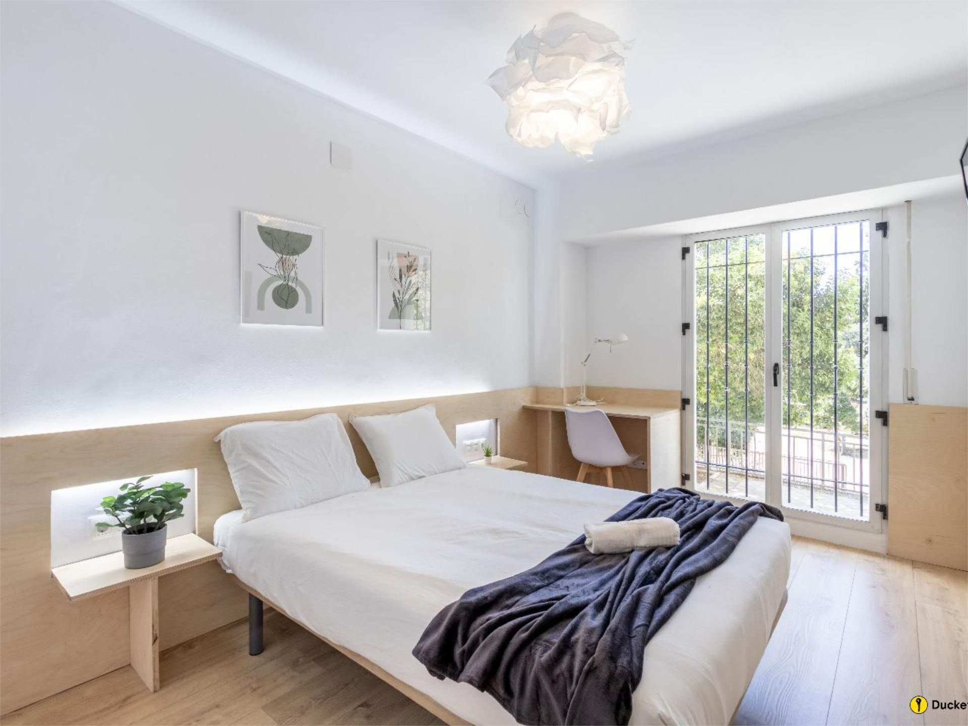Bedroom of Flat to share in  Granada Capital  with Air Conditioner, Heating and Parquet flooring
