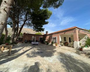 Vista exterior de Casa o xalet en venda en Hondón de las Nieves / El Fondó de les Neus amb Calefacció, Jardí privat i Terrassa