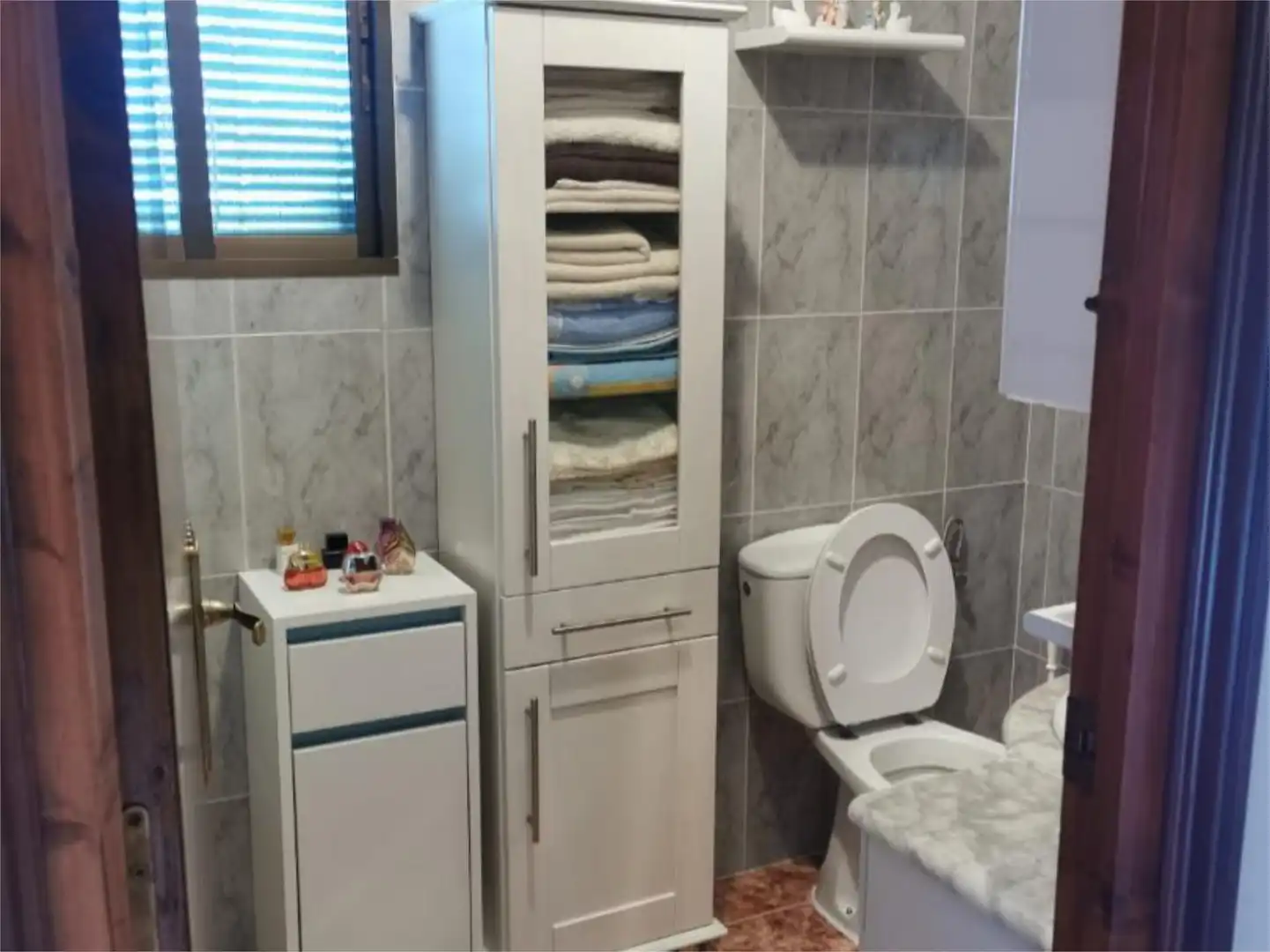 Badezimmer von Wohnung zum Verkauf in Villa del Rey mit Klimaanlage, Terrasse und Abstellraum