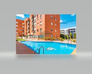 Exterior view of Flat to rent in  Granada Capital  with Swimming Pool