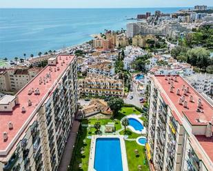 Vista exterior de Estudi en venda en Benalmádena amb Piscina