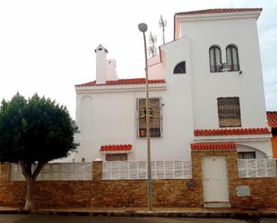 Vista exterior de Dúplex en venda en Roquetas de Mar amb Aire condicionat, Terrassa i Piscina