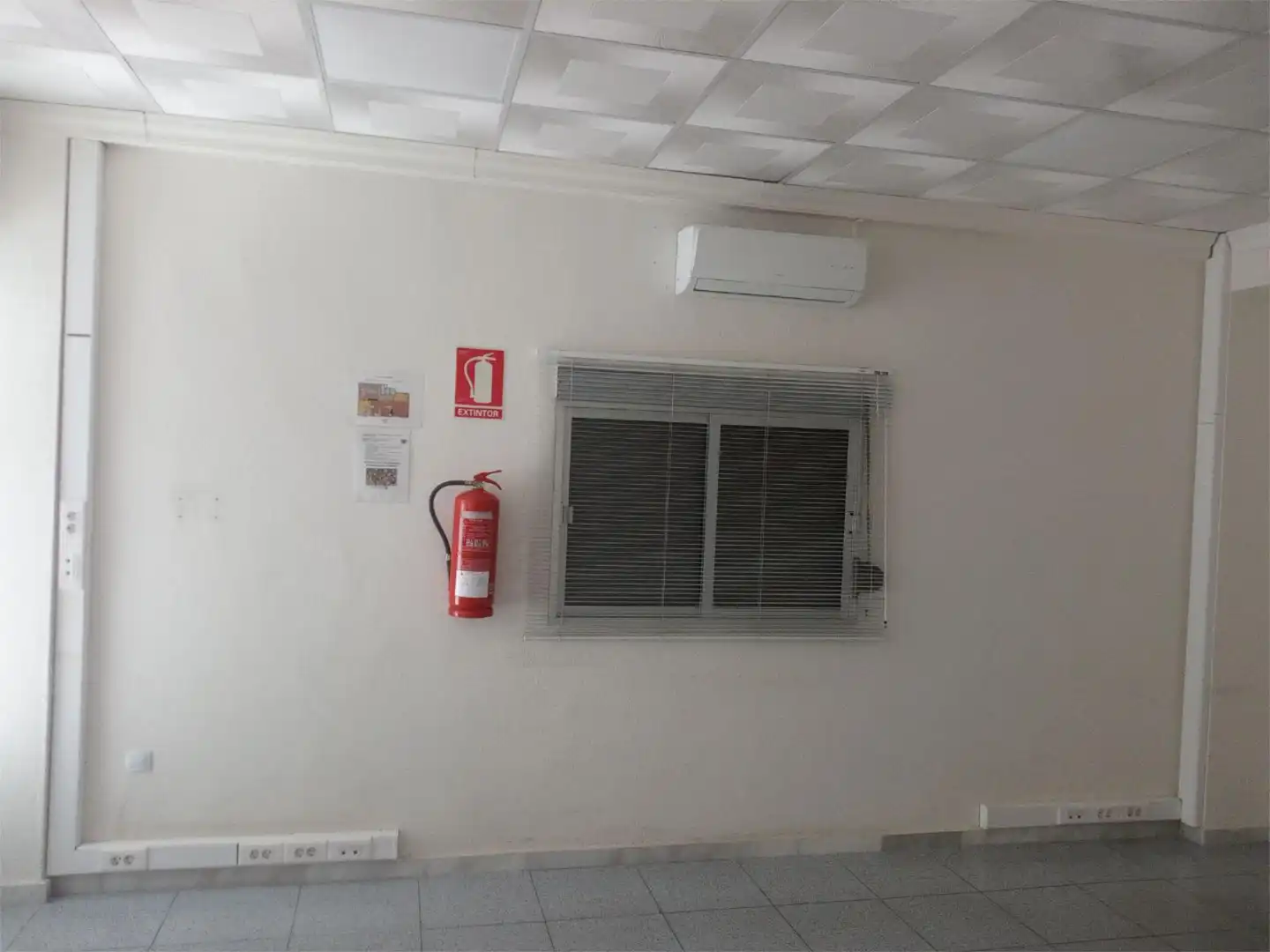 Local de alquiler en Calle Nueva Sur, 32, San Isidro - Campohermoso Local de alquiler en Níjar con Aire acondicionado y Amueblado