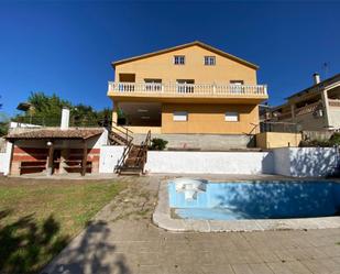 Vista exterior de Casa o xalet en venda en Sant Pere de Vilamajor amb Terrassa, Piscina i Balcó