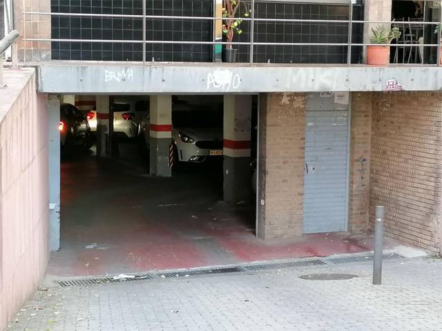 Garaje en Alquiler en Passeig de Valldaura, 158 en La Guineueta