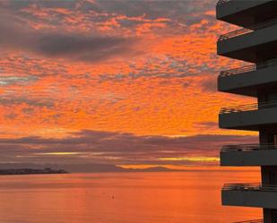 Vista exterior de Pis per a compartir en Fuengirola amb Terrassa i Piscina