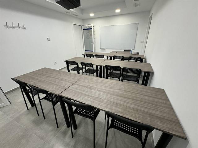 Local comercial en Alquiler en Plaza Albert Einstein, 3 en Camino de Ronda