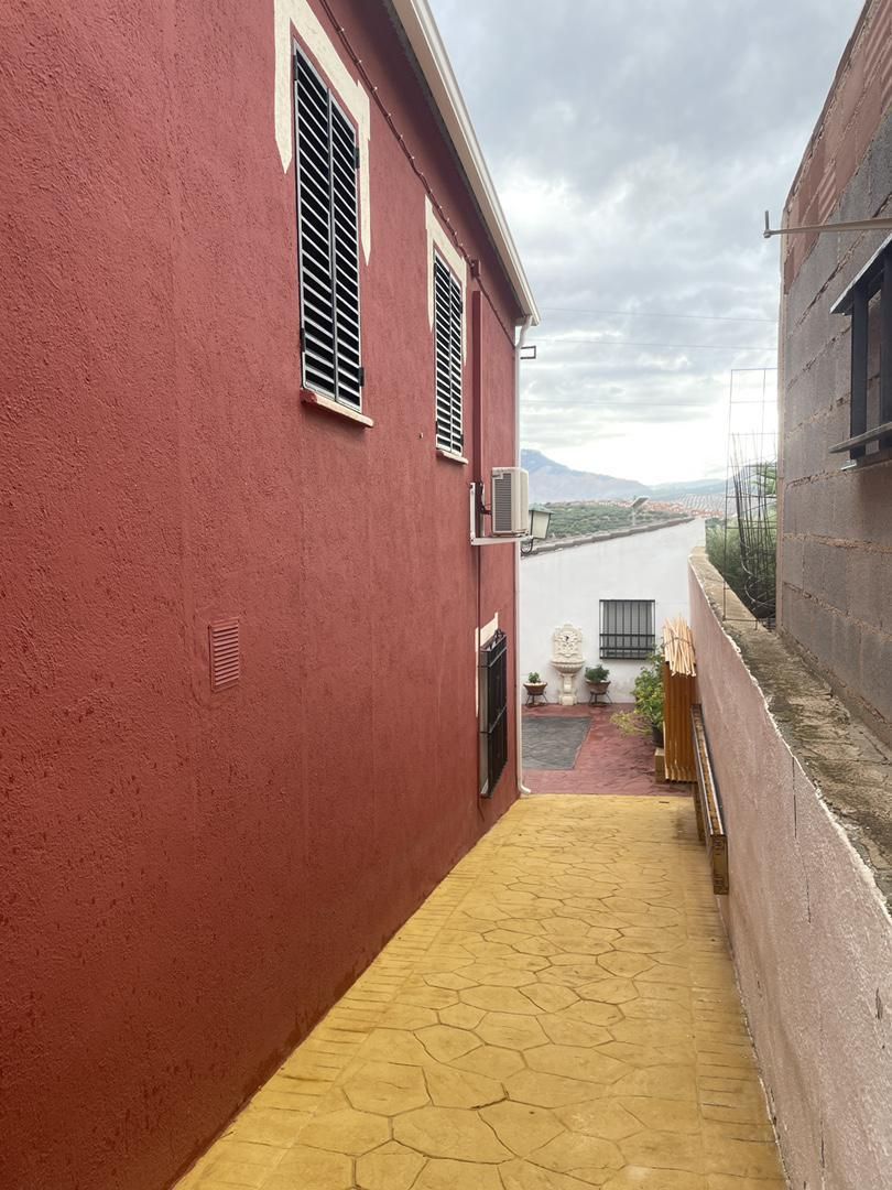 Vista exterior de Casa o chalet en venta en  Jaén Capital con Aire acondicionado, Calefacción y Jardín privado